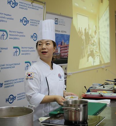 Корейские повара научили нижегородских студентов готовить национальные блюда (ФОТО) - фото 44