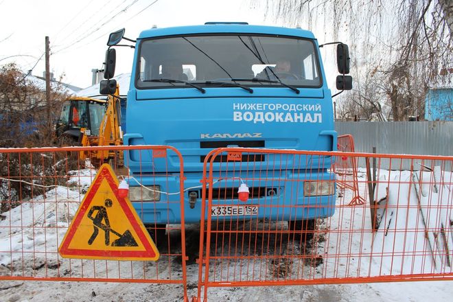 Работы по ликвидации коммунальной аварии завершаются на улице Родниковой - фото 24