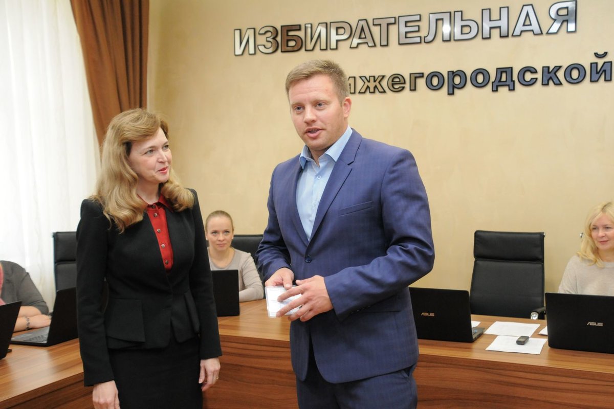 Артему Баранову выдано удостоверение депутата Заксобрания Нижегородской области - фото 1