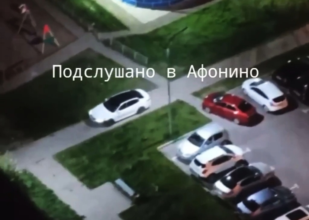 Легковушка скрылась по тротуарам от полицейских в  Нижнем Новгороде
