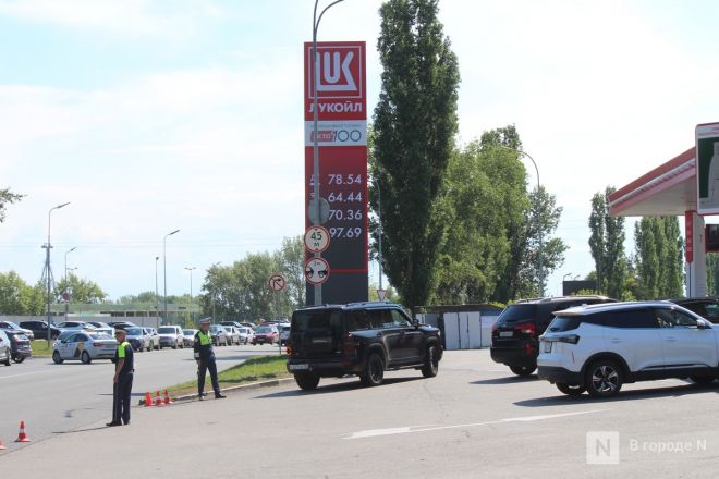 Плачь и смотри: что происходит сейчас на заправках в Нижнем Новгороде &mdash; репортаж &laquo;В городе N&raquo; - фото 30