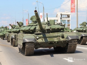 Танкисты в масках: первая репетиция парада Победы прошла в Нижнем Новгороде