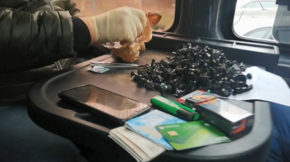 Более 700 свертков с наркотиками нашли полицейские у двух нижегородцев - фото 1