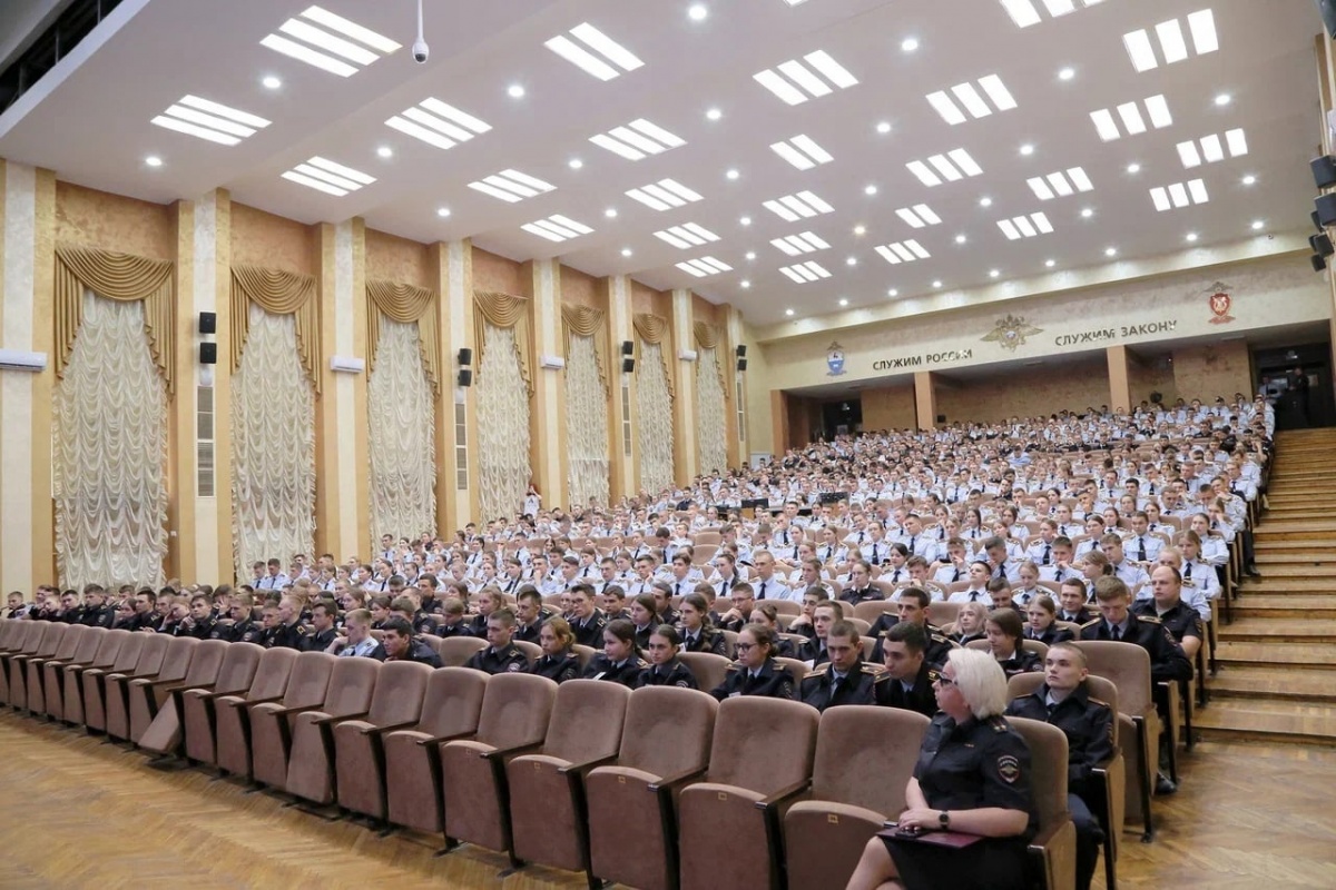 Госавтоинспекция напомнила нижегородским курсантам о внимательности на дороге - фото 1