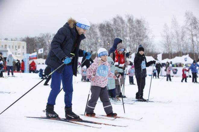 Более 10 тысяч нижегородцев вышли на &laquo;Лыжню России&raquo; - фото 6