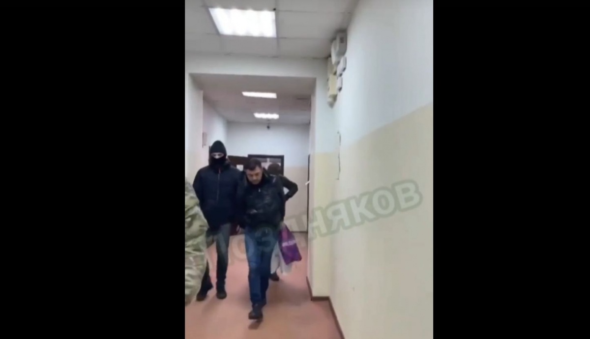Отправивший в нокаут посетительницу директор нижегородского кафе взят под арест - фото 1