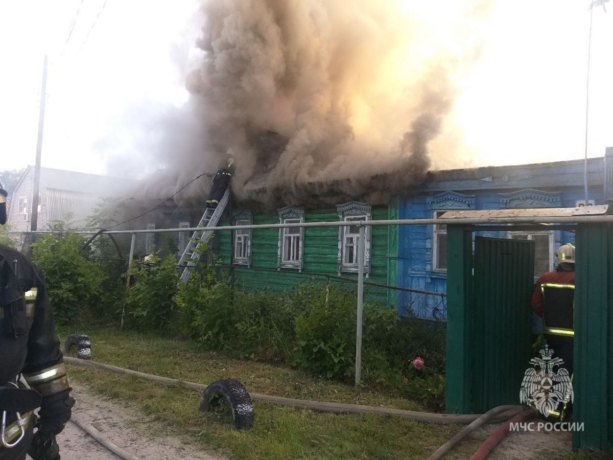 Частный дом и две бани сгорели на улице Архимеда в Нижнем Новгороде