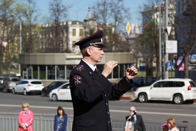 Оркестр нижегородской полиции дал концерт в честь Дня Победы - фото 1