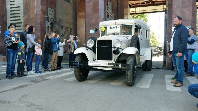 Ретроавтомобили ГАЗа порадовали нижегородцев городским дефиле - фото 3
