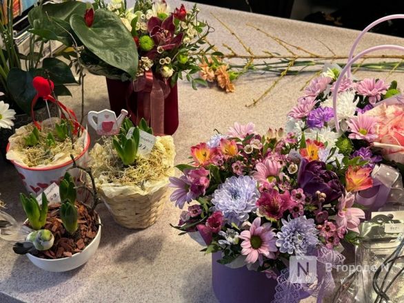 Мужчины, готовьтесь. Рассказываем, сколько стоят цветы к 8 марта в Нижнем Новгороде - фото 34