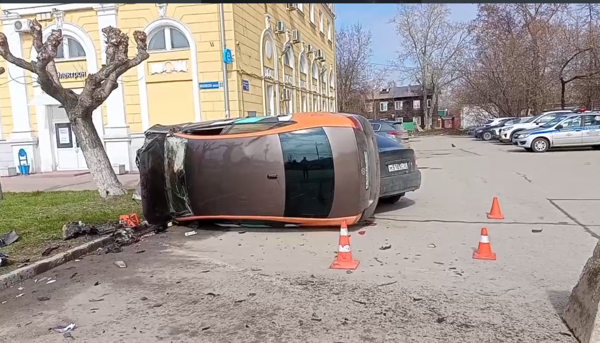 Водитель на &laquo;Делимобиле&raquo; устроил жесткое ДТП в Нижнем Новгороде  - фото 1
