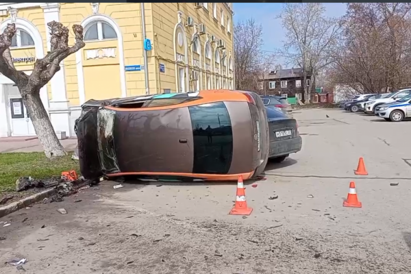 Водитель на &laquo;Делимобиле&raquo; устроил жесткое ДТП в Нижнем Новгороде 
