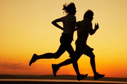 Погода не помеха: правила выбора одежды для бега