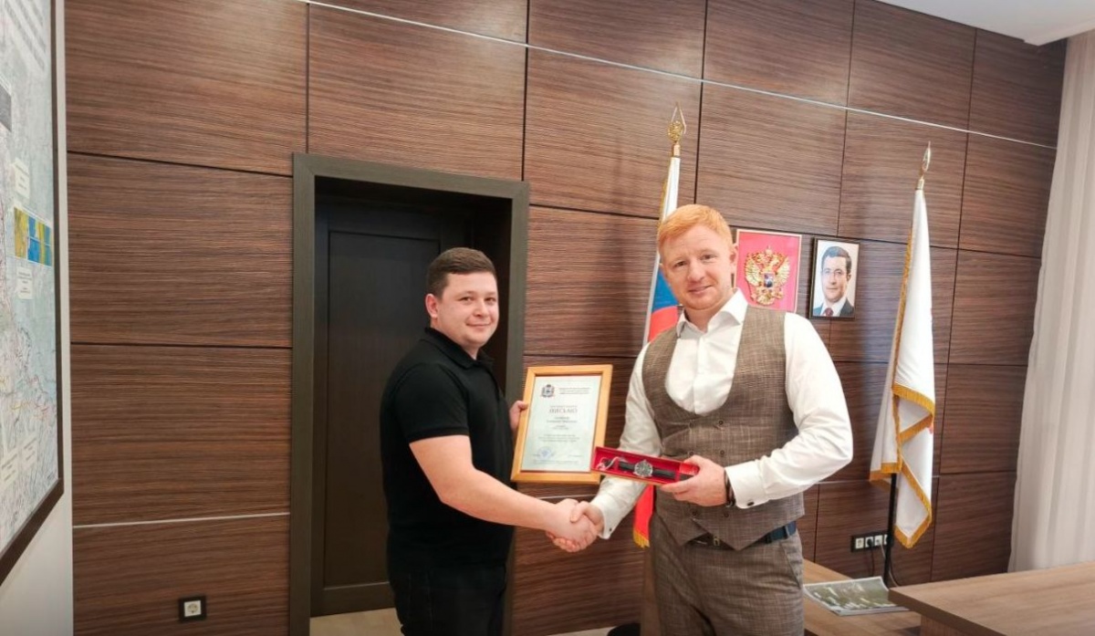 Нижегородского водителя наградили за спасение студента  - фото 1