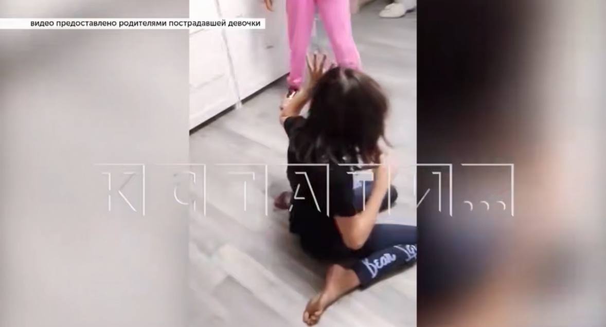 Банда школьниц жестоко избивает и обворовывает детей в Нижегородской области - фото 1