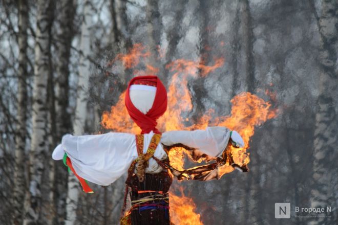 С блинами и в сугробах: как прошла Масленица в Нижнем Новгороде — фоторепортаж - фото 109