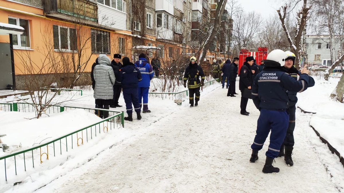 Жители дома на улице Светлоярской, где прогремел взрыв, в скором времени вернутся в свои квартиры - фото 1