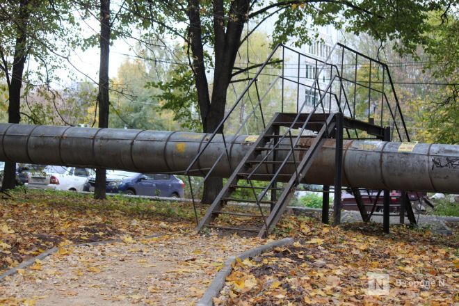 Тропинки сделали прямо под теплотрассой на Усилова в Нижнем Новгороде - фото 7