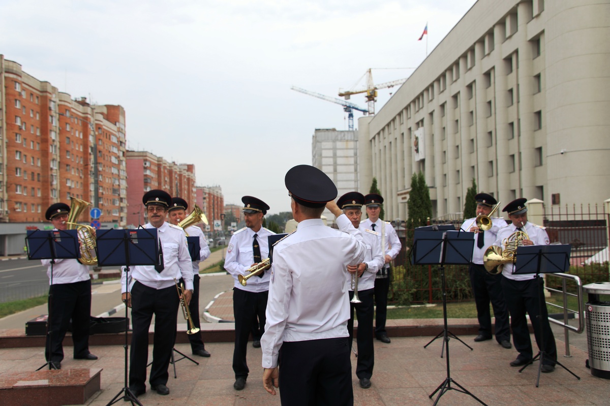 Оркестр из полицейских поздравил Нижний Новгород с 800-летием - фото 1