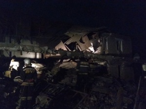 Появилось видео с места обрушения дома в Вачском районе, где погиб один человек и семеро пострадали