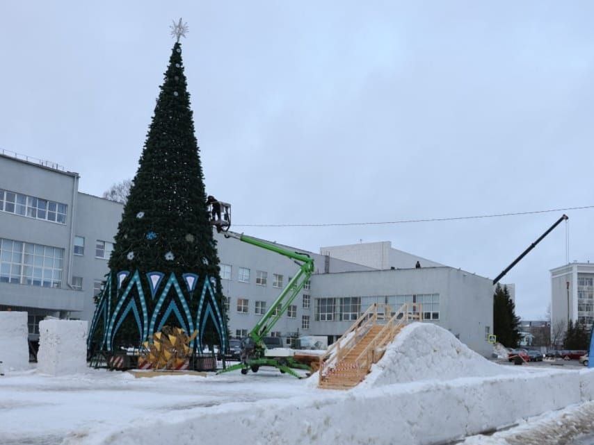 Снежный городок в Дзержинске готов на 90% - фото 1
