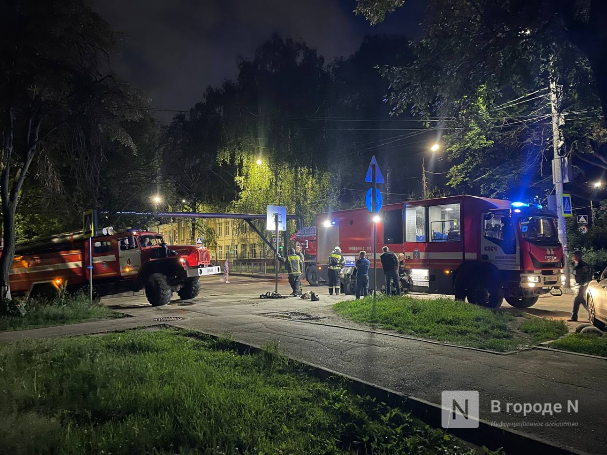 Один человек погиб на крупном пожаре в многоэтажке в Нижнем Новгороде - фото 2