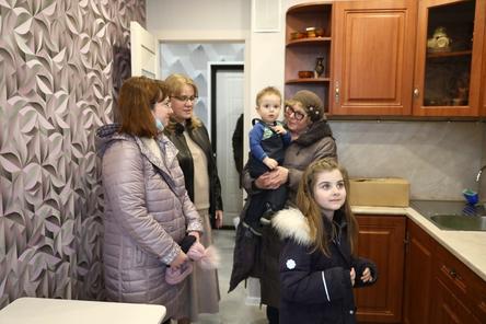 Первые переселенцы из Донбасса заселились в арендованную квартиру в Нижнем Новгороде