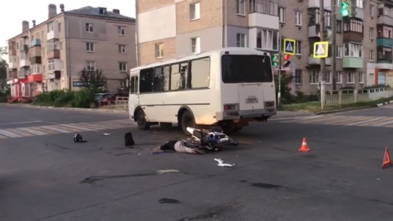 Мотоциклист погиб в ДТП с автобусом в Нижегородской области - фото 1