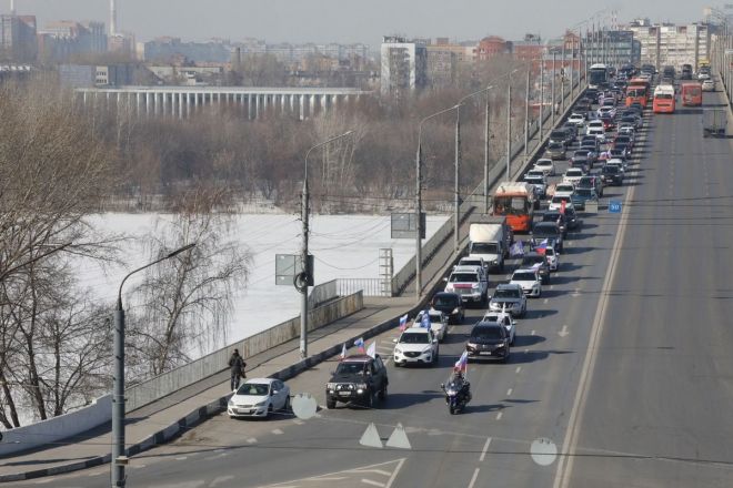 Автопробег в честь &laquo;Крымской весны&raquo; проходит в Нижнем Новгороде - фото 9