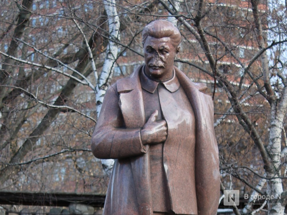 Соцсети: незаконный памятник Сталину возводят на Бору - фото 1