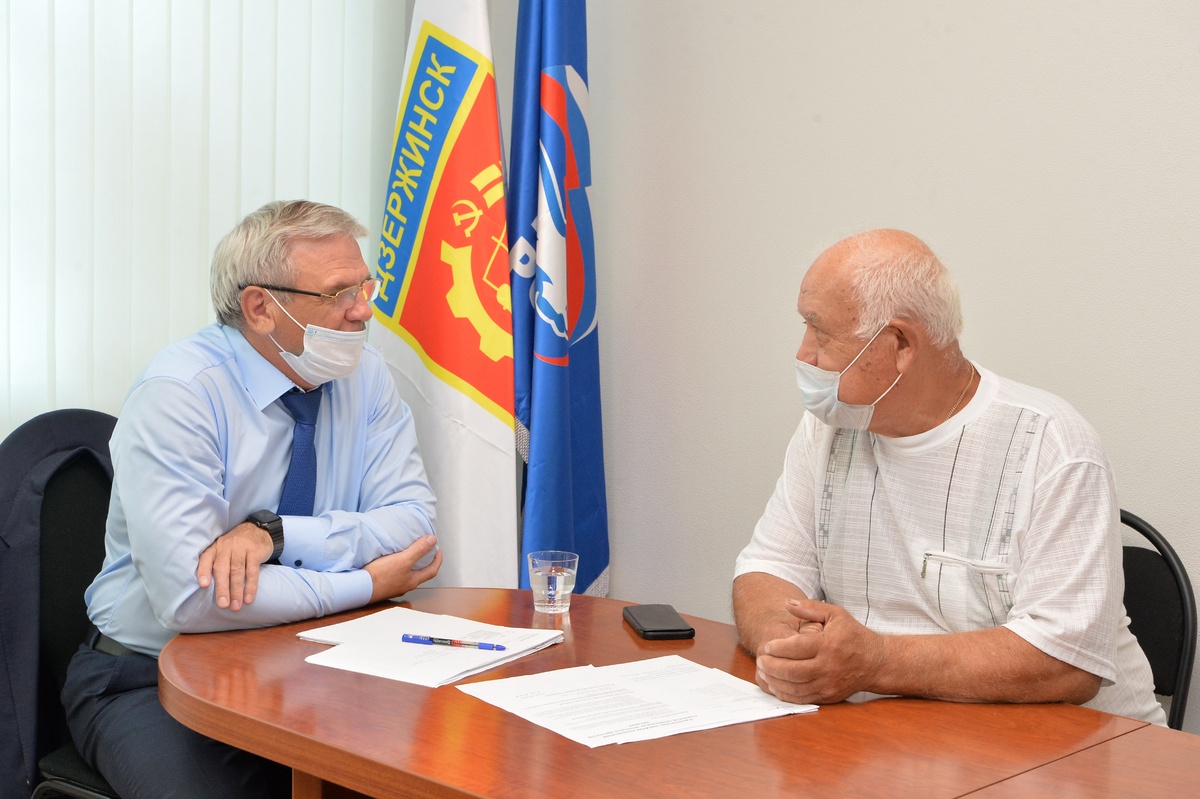 Председатель Законодательного собрания Нижегородской области Евгений Люлин провел прием граждан в Дзержинске - фото 1