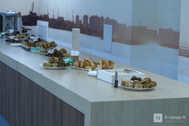 Танк-мангал и деревянные иконы: фоторепортаж с новой выставки от заключенных в Нижнем Новгороде - фото 80