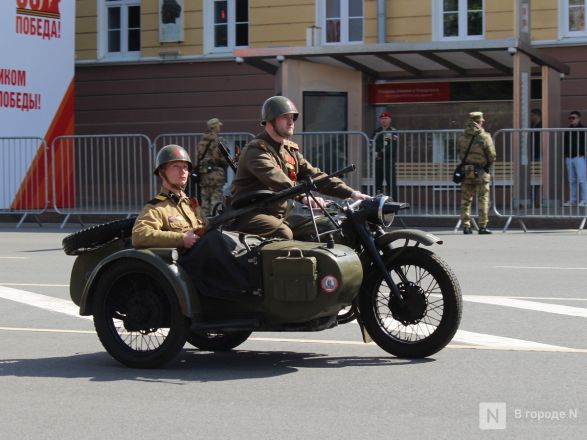 Фоторепортаж: парад в честь 80-й годовщины Победы прошел в Нижнем Новгороде - фото 92