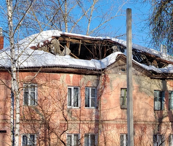 Администрация Арзамаса высказалась о обрушении крыши жилого дома - фото 1