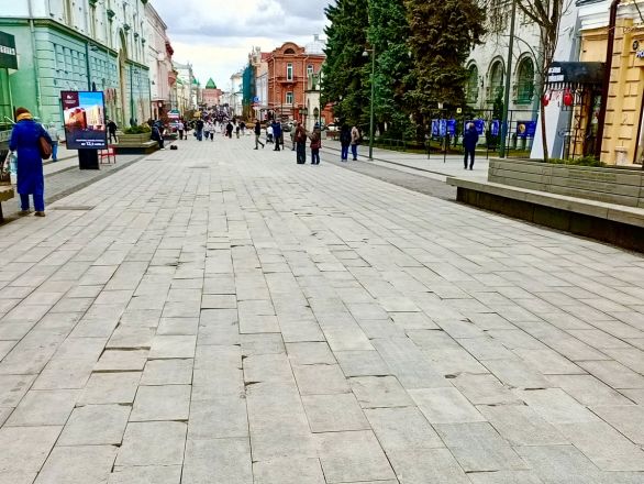 Коммунисты бьют тревогу из-за опасной брусчатки в центре Нижнего Новгорода - фото 2