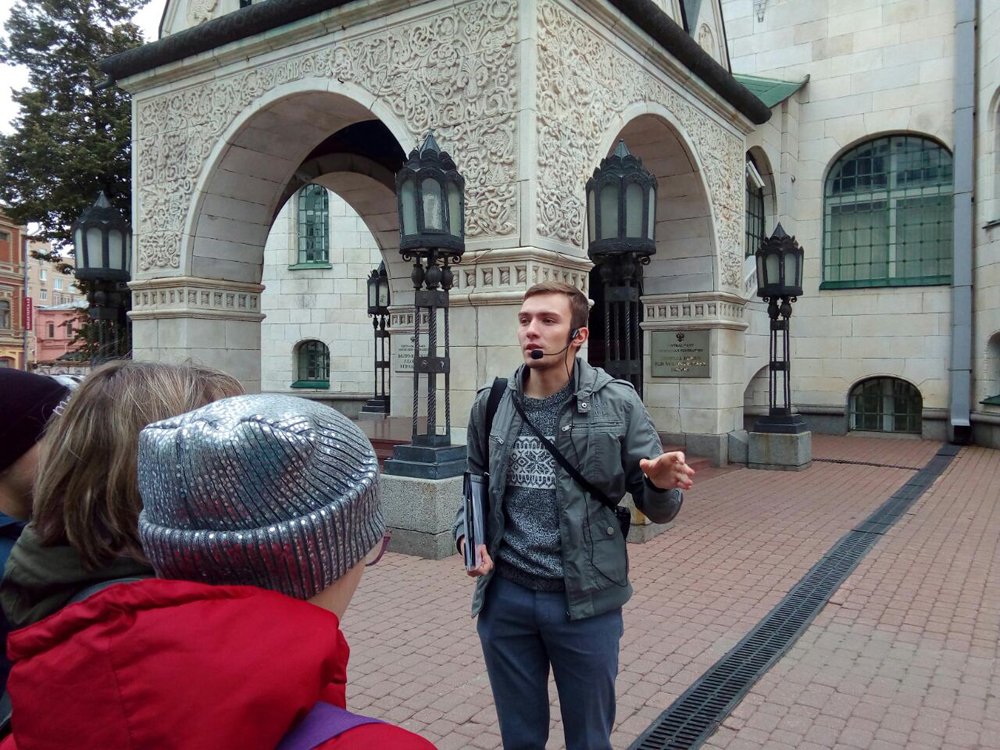 Волонтеры НГТУ им. Р. Е. Алексеева провели экскурсию по главной улице города - фото 1