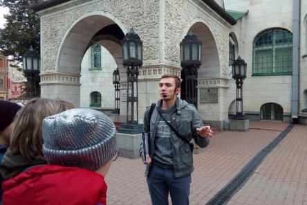 Волонтеры НГТУ им. Р. Е. Алексеева провели экскурсию по главной улице города
