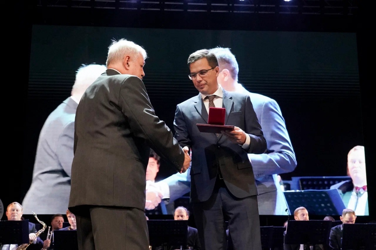 Юрий Шалабаев поздравил нижегородских педагогов с Днем учителя - фото 2