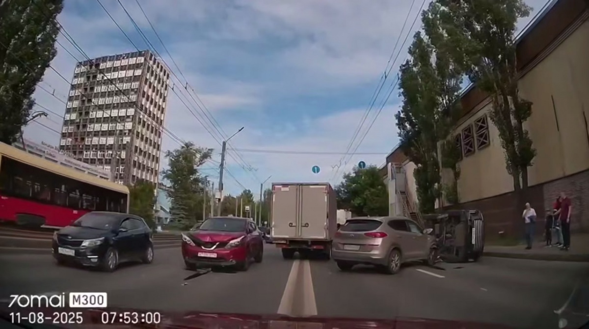 Двое детей и взрослый пострадали в массовом ДТП на Сормовском шоссе - фото 1