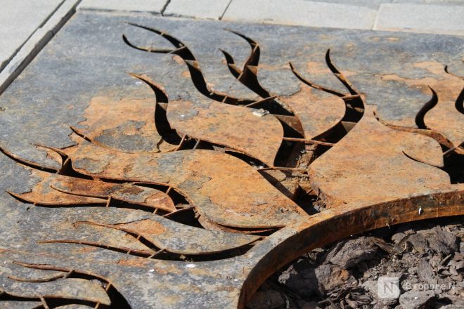 Трещит по швам: как выглядит центр Нижнего Новгорода после аномальной зимы — фоторепортаж - фото 25