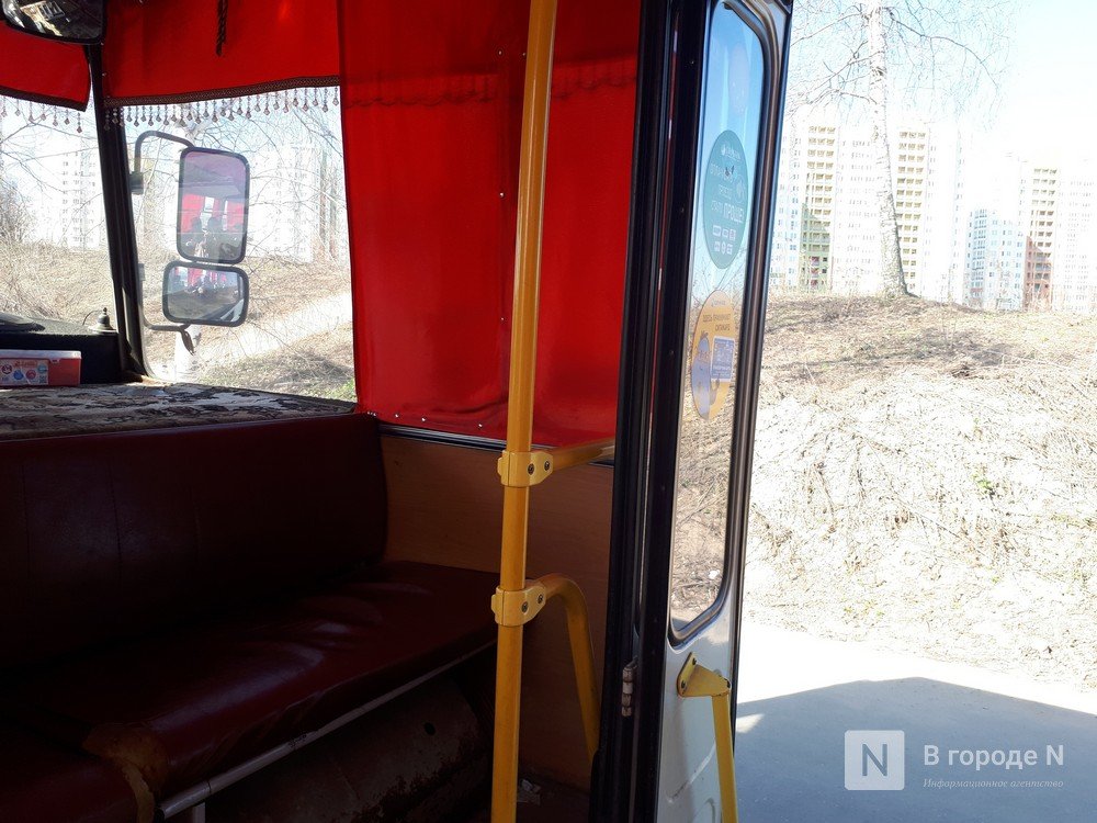 Иномарка влетела в похоронный автобус в Вачском районе - фото 1