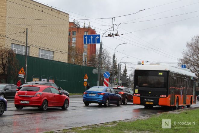 Огромные пробки возникли на перекрестке Ванеева &mdash; Сусловой в Нижнем Новгороде - фото 16