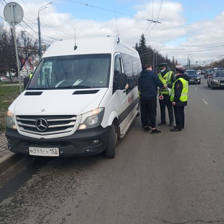 Два автобуса нелегальных перевозчиков арестовали в Нижнем Новгороде - фото 1
