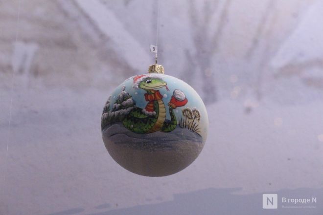 Волшебство из стекла: фоторепортаж с фабрики елочных игрушек в Нижнем Новгороде - фото 48