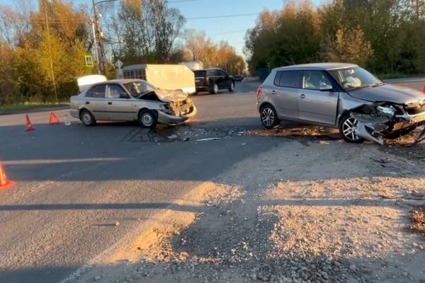 Три человека пострадали в ДТП с двумя легковушками в Нижегородской области