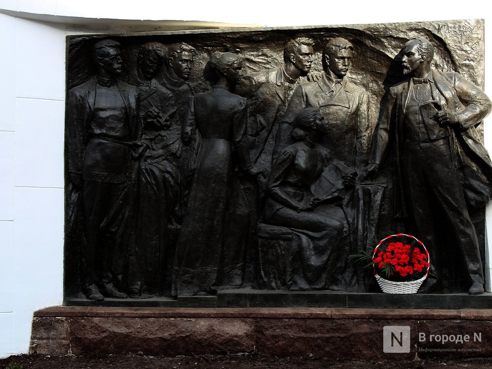 Памятник Ленину и марксистам отреставрировали в Нижнем Новгороде