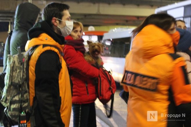 Около 1 000 беженцев из Донбасса прибыли в Нижний Новгород - фото 25